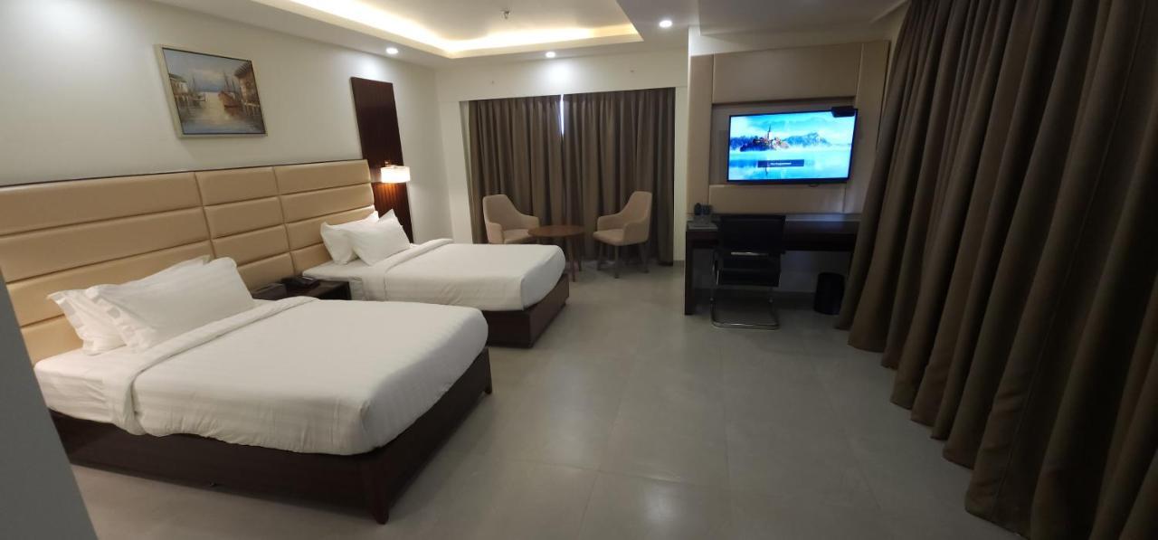 Apricot Hotel , אחמדאבאד מראה חיצוני תמונה