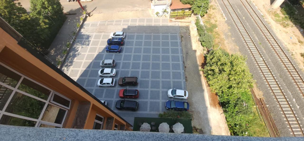Apricot Hotel , אחמדאבאד מראה חיצוני תמונה