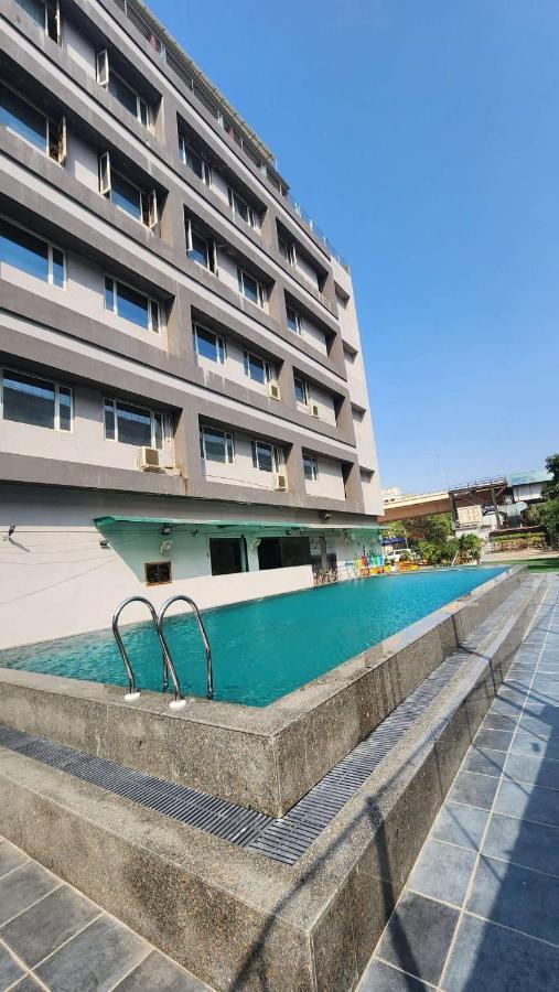 Apricot Hotel , אחמדאבאד מראה חיצוני תמונה