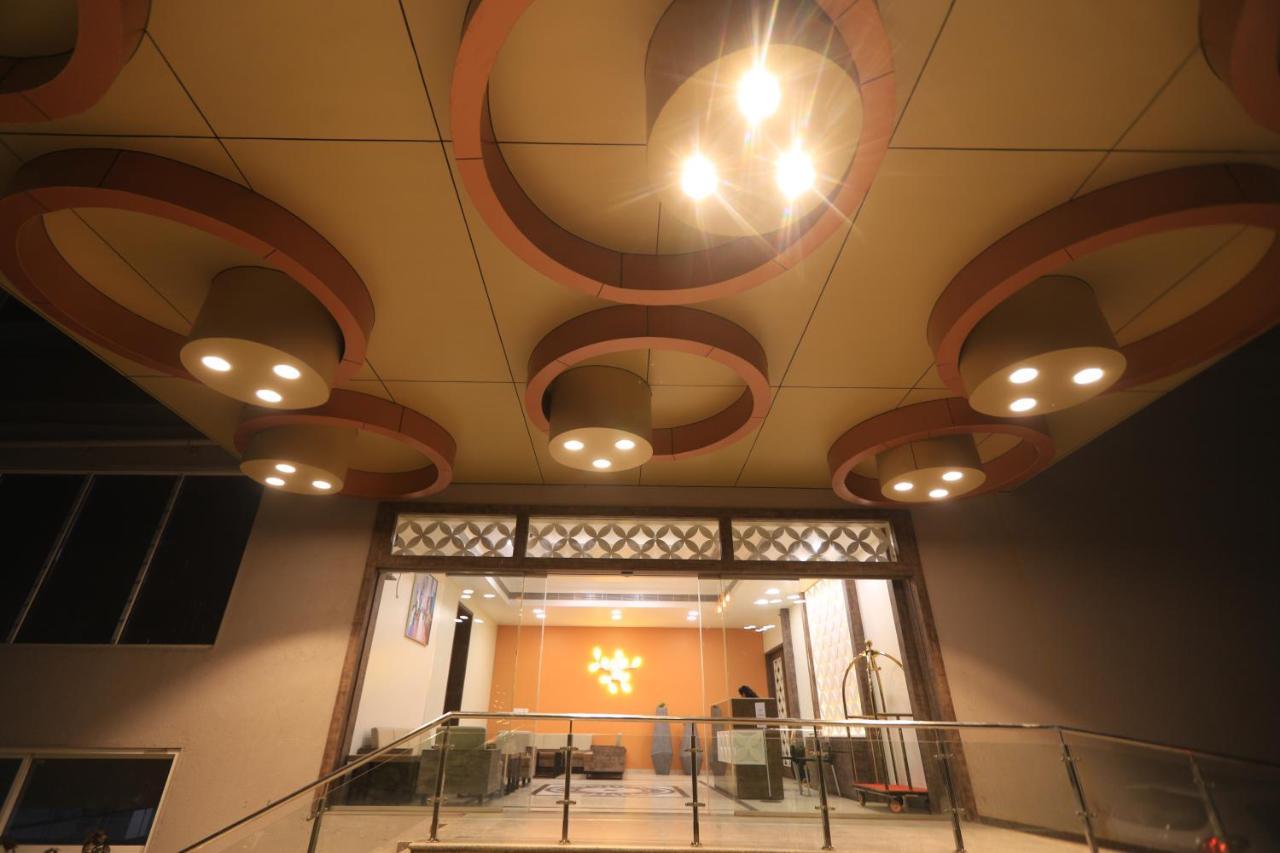 Apricot Hotel , אחמדאבאד מראה חיצוני תמונה