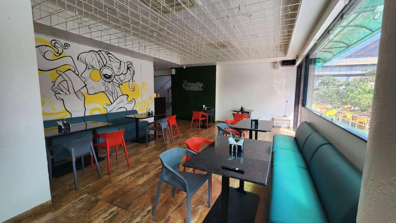Apricot Hotel , אחמדאבאד מראה חיצוני תמונה