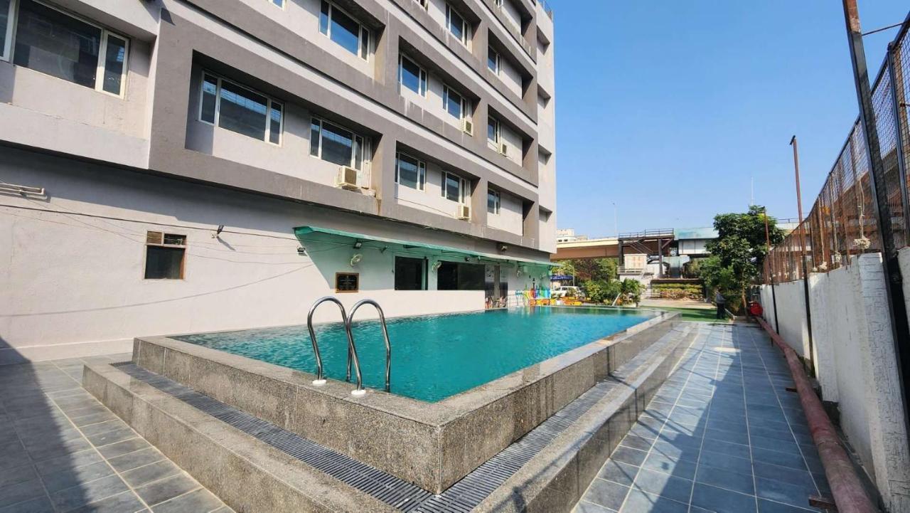 Apricot Hotel , אחמדאבאד מראה חיצוני תמונה