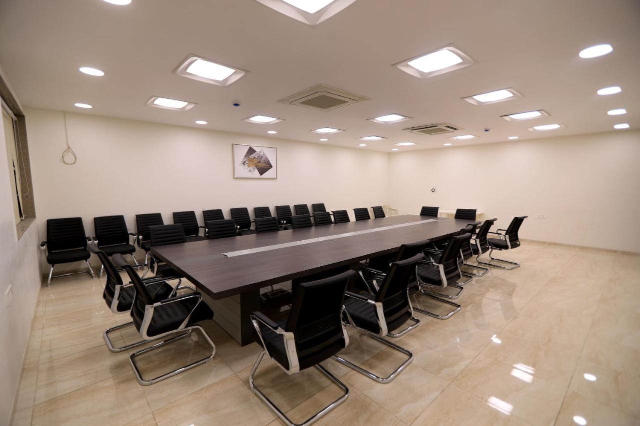 Apricot Hotel , אחמדאבאד מראה חיצוני תמונה